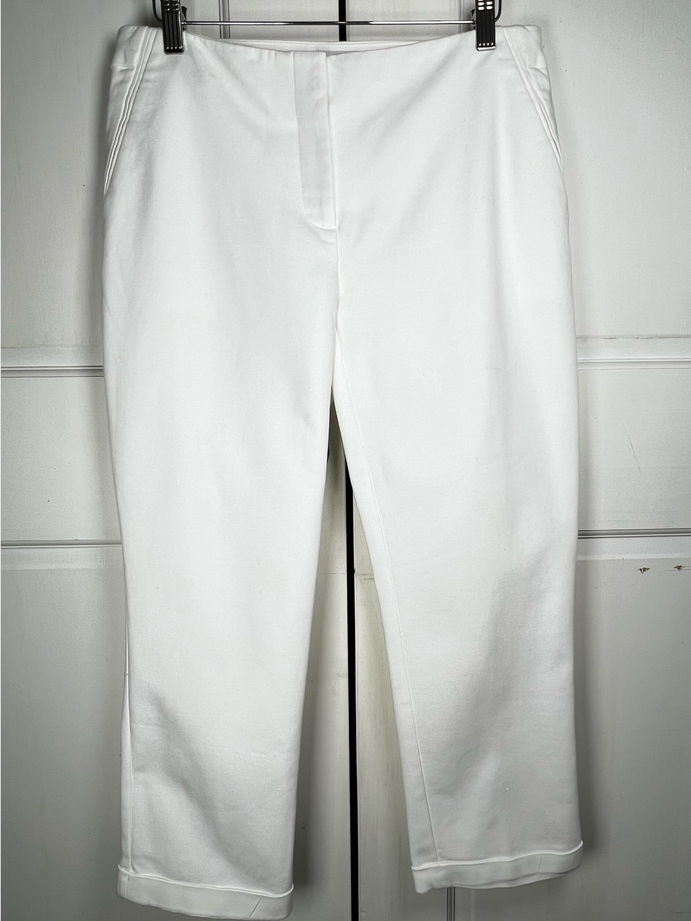 Chico’s So Slimming White Cropped Capri Pants Cuffed Great Condition size 0